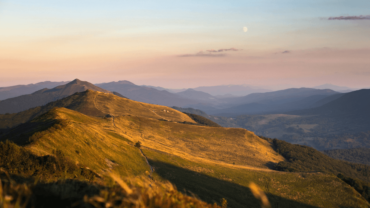 Bieszczady przy zachodzie słońca